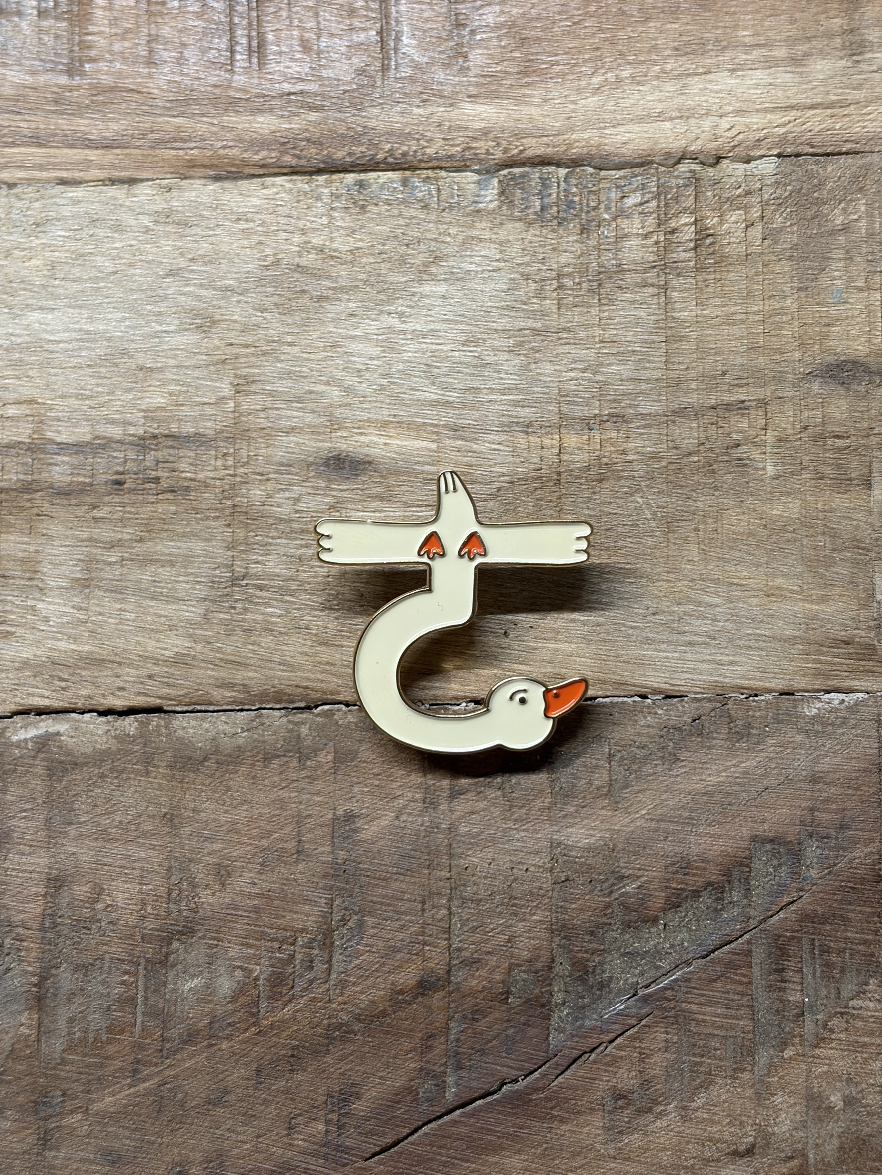 鵝的「ㄜ」/銅烤漆金屬徽章/注音符號系列