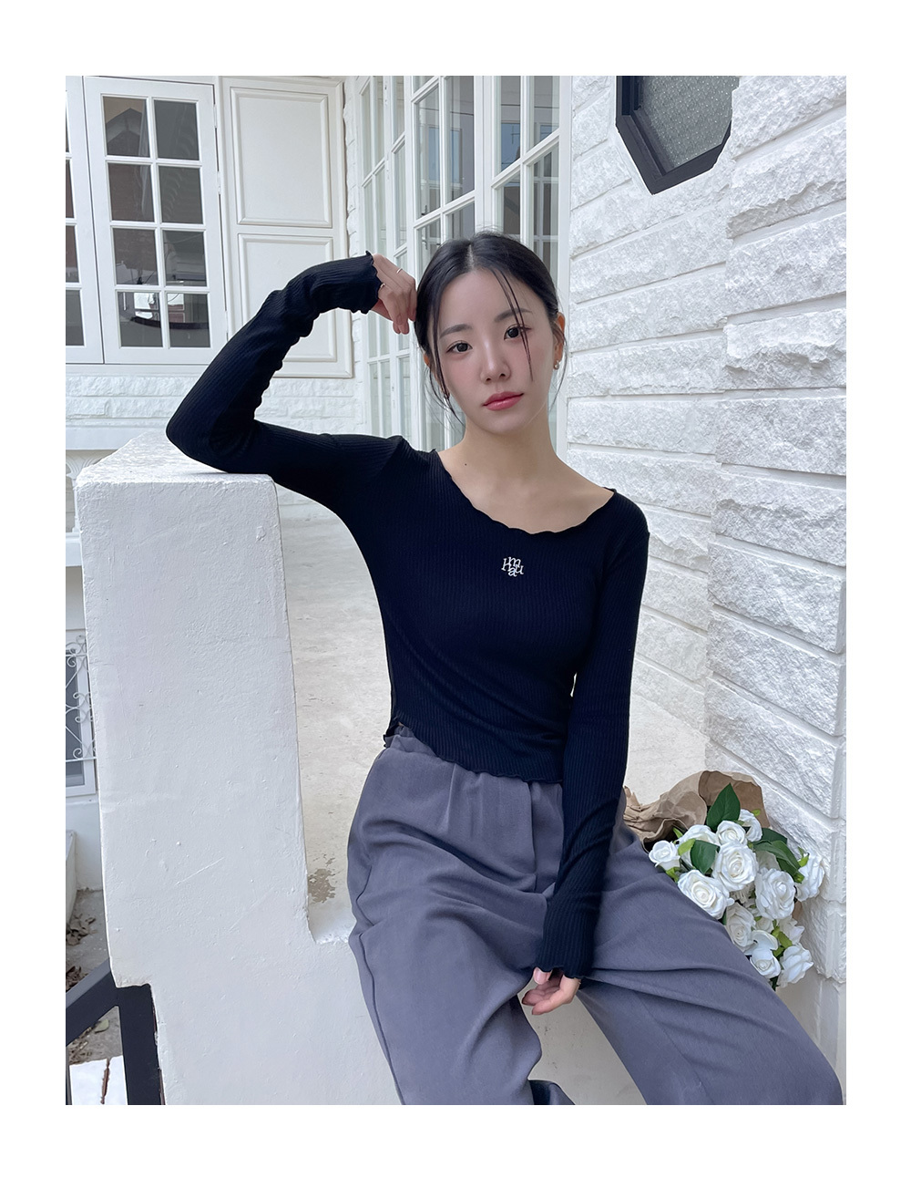 韓國🇰🇷連線 Muah Muah 荷葉邊領長袖T恤 刺繡 荷葉邊 打底 內搭 T恤 長袖 2色 (任買兩件711免運)/預購