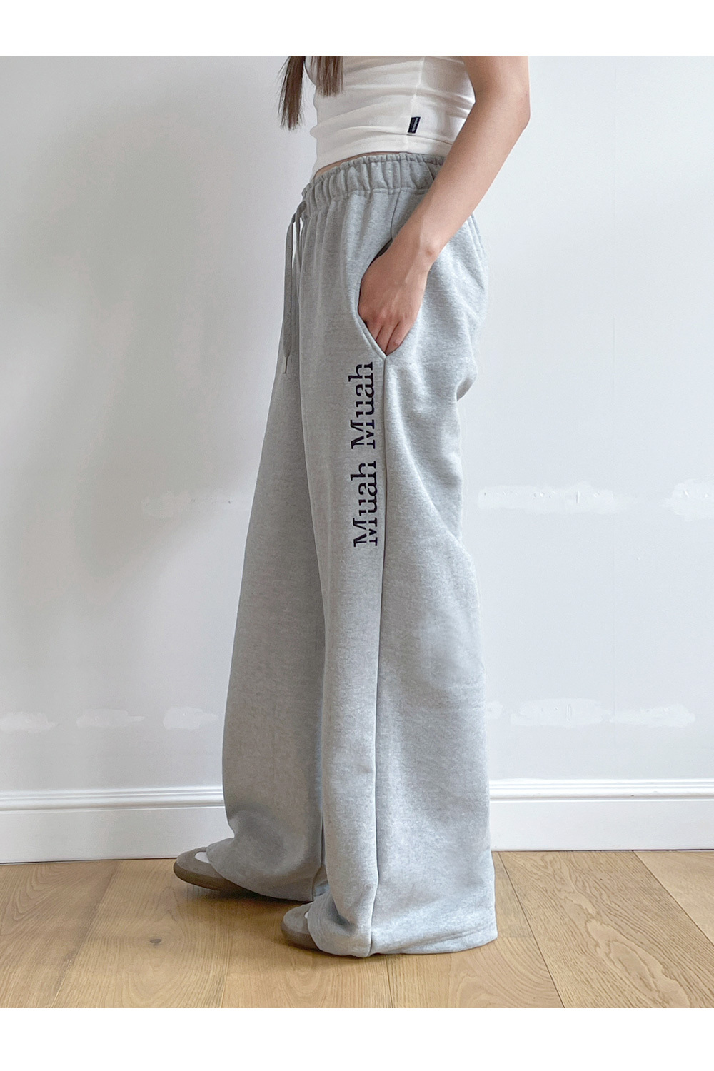 韓國🇰🇷連線 Muah Muah Logo休閒運動風棉寬褲 長褲 運動褲 休閒褲 棉褲 寬褲 7色(任買兩件711免運)/預購