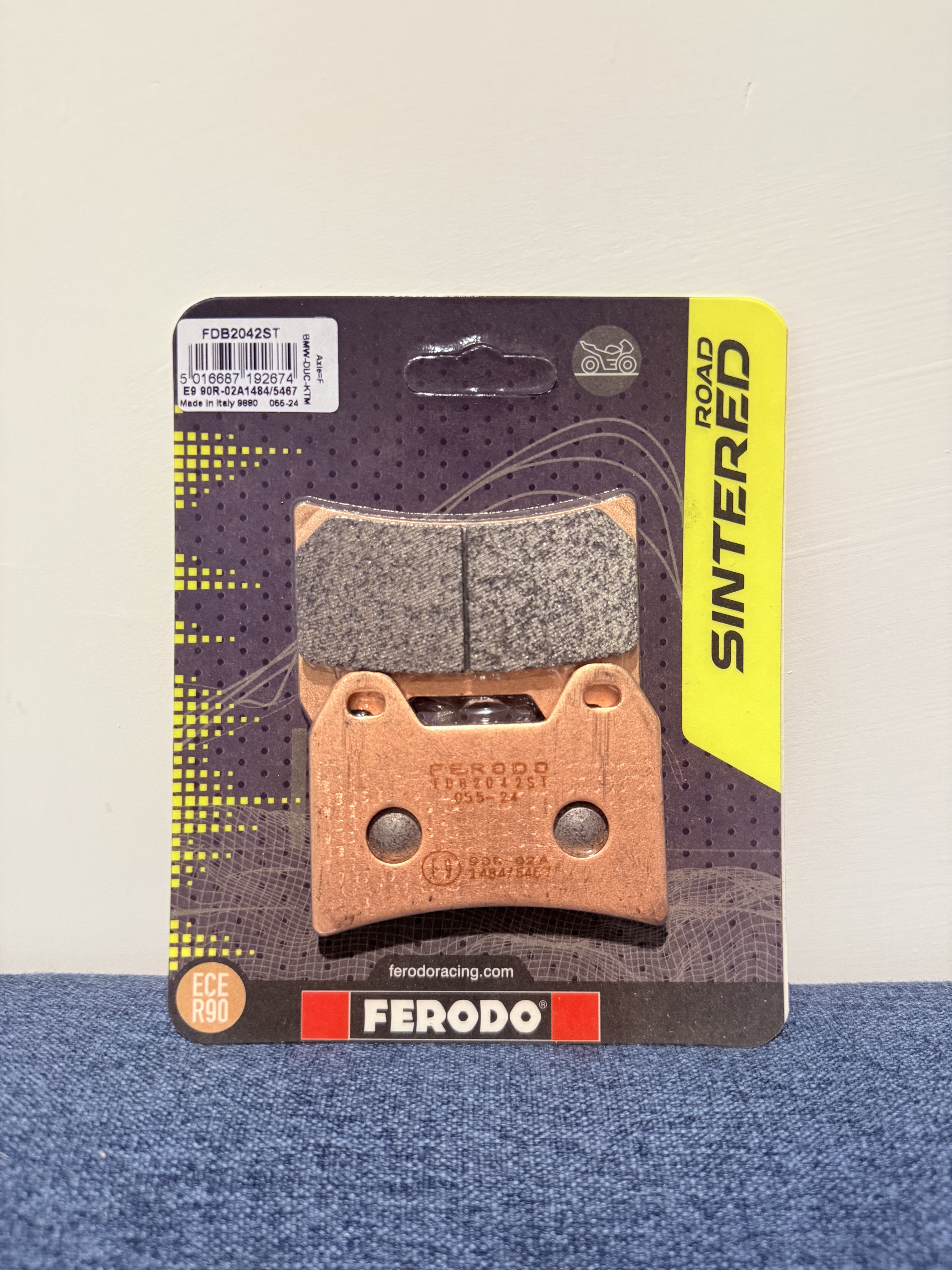 Ferodo Racing  FDB2042ST：Brembo 幅射對四 雙插銷 卡鉗  機車系列 金屬燒結來令片