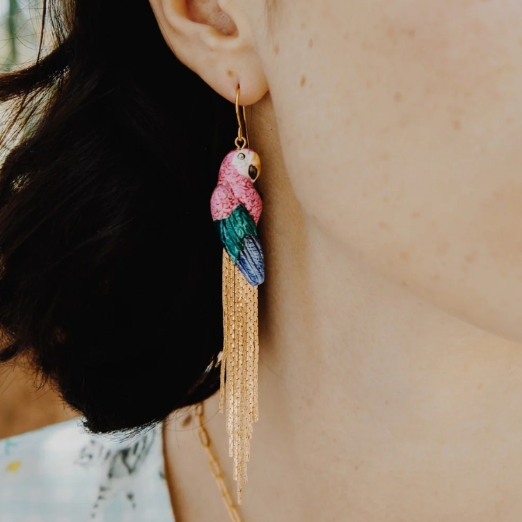 粉鸚鵡流蘇瓷耳環