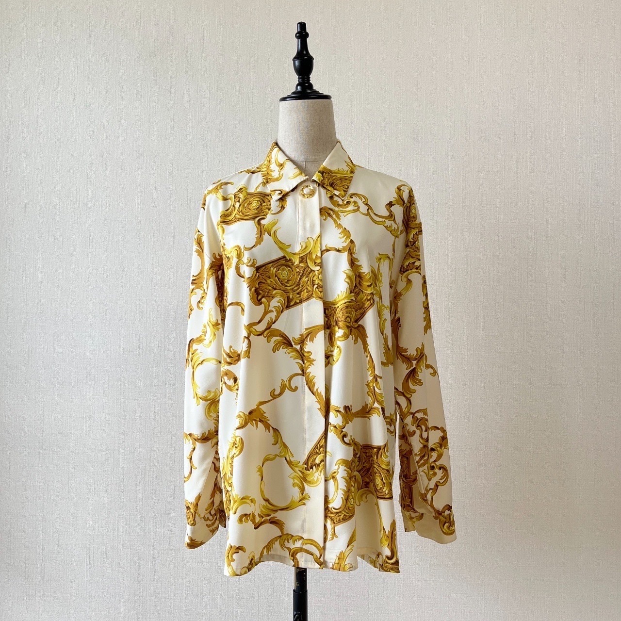 日本製米白色黃金雕刻巴洛克長袖古著上衣