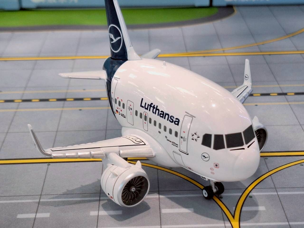 鐵流Q版 漢莎航空A321neo合金模型飛機 不含底座