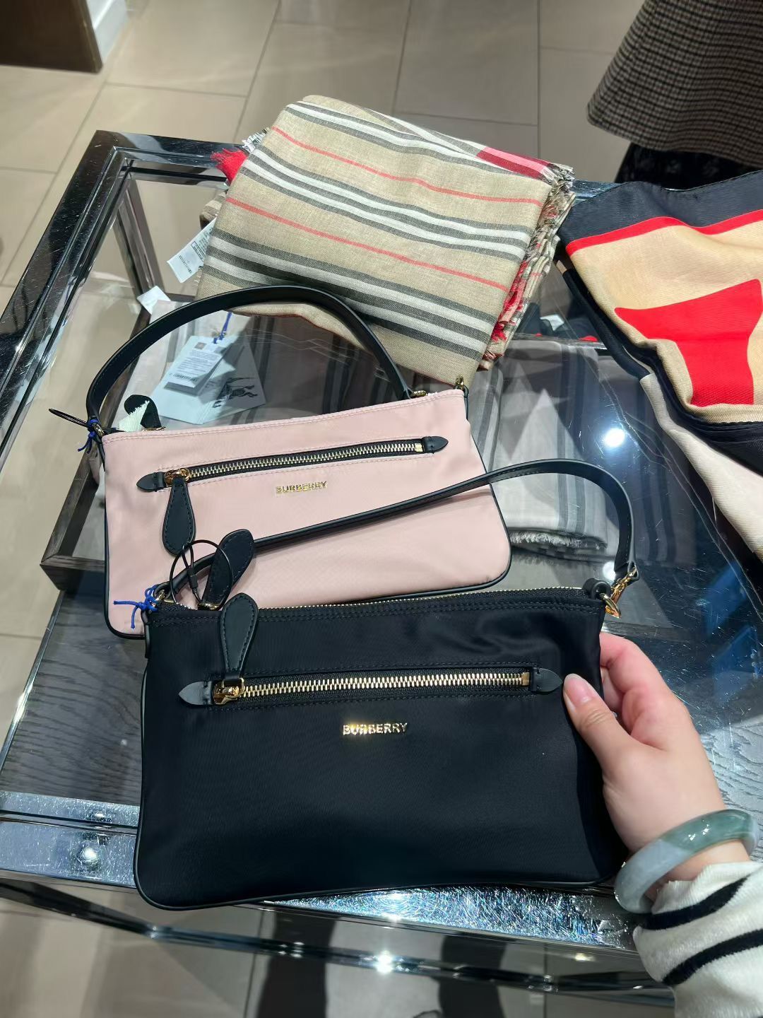 Outlet Burberry Shoulder Pouch