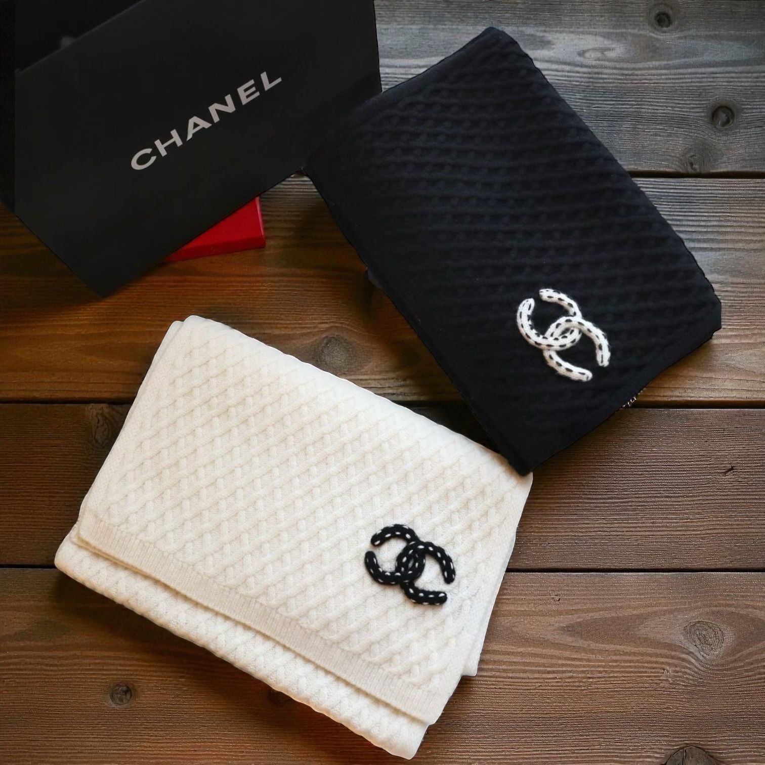 CHANEL菱形格圍巾
