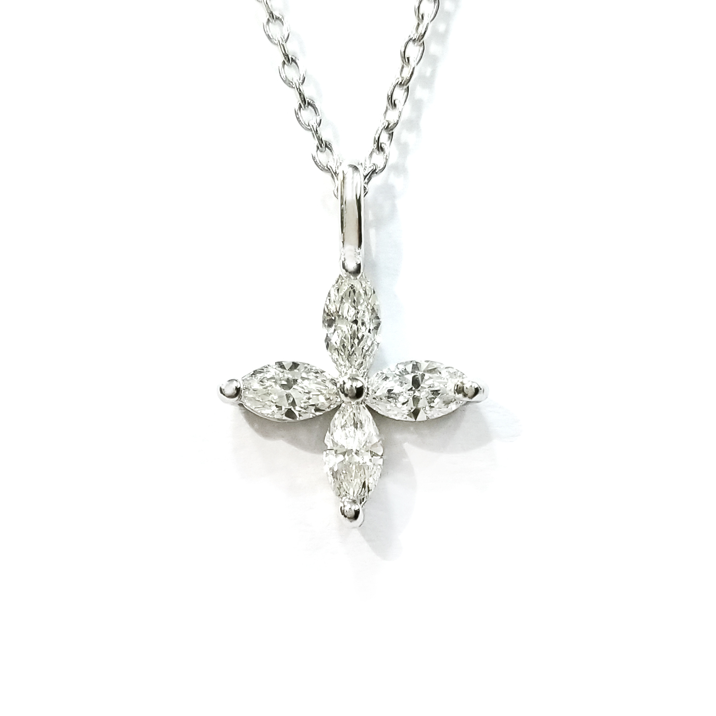 18K白金 實驗室培育鑽石四葉草吊墜