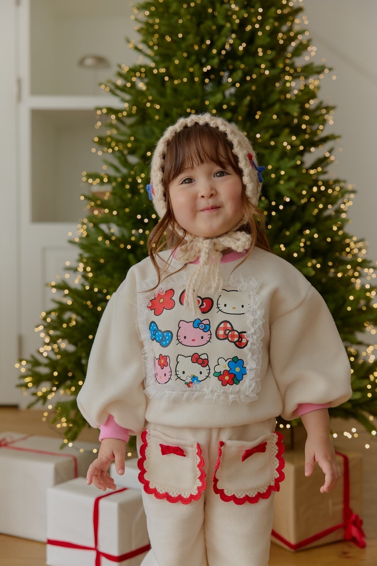 Sera Square Lace Sweatshirt