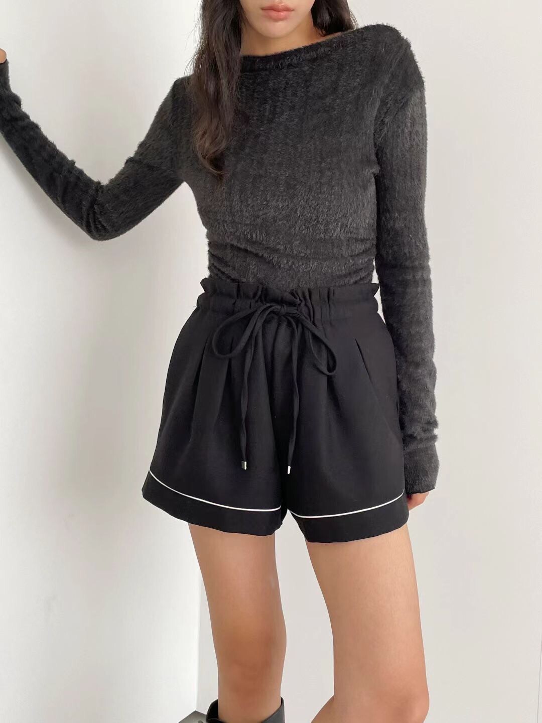 鬆緊綁帶滾線短褲