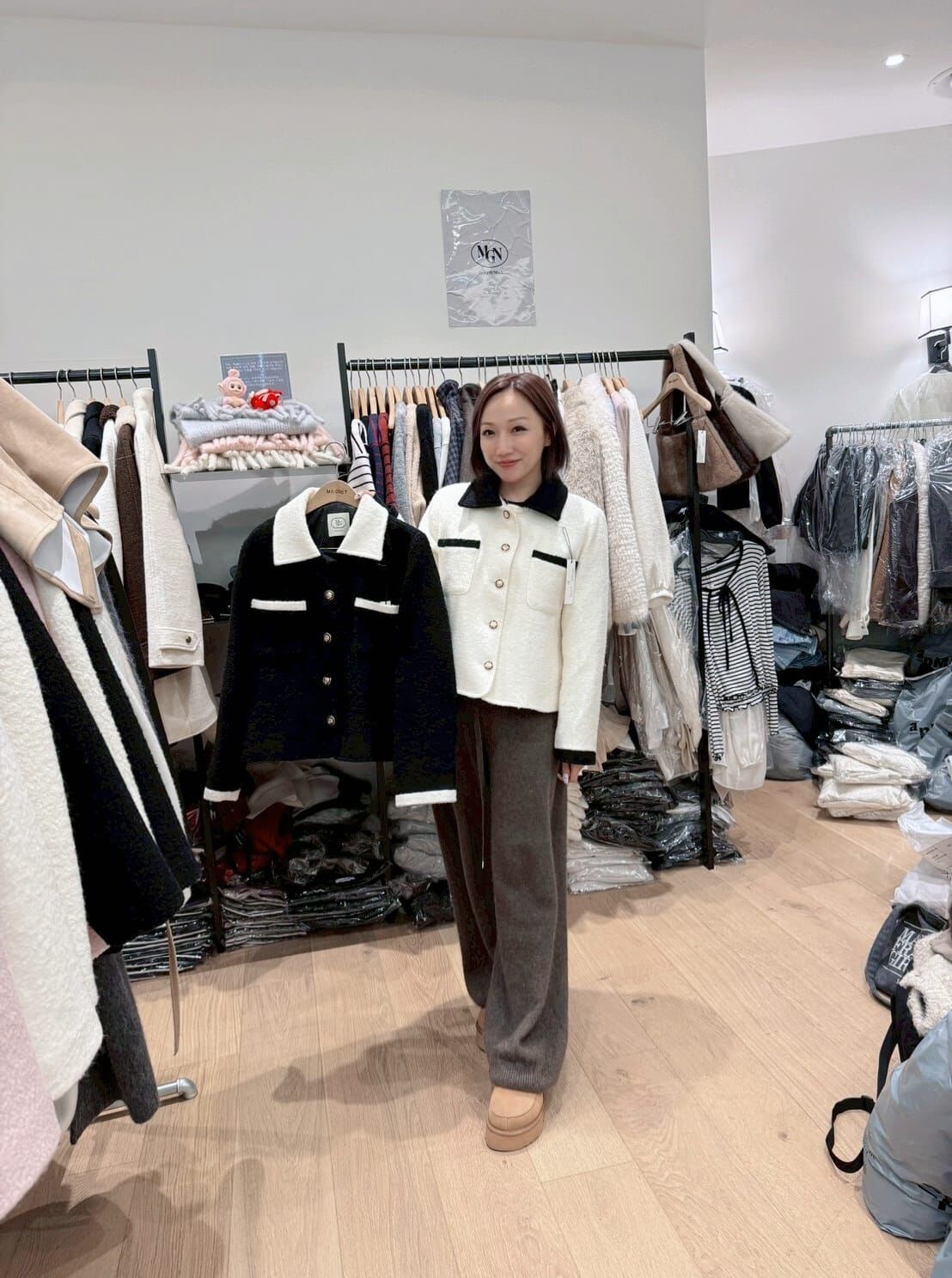 MN5218 經典拼色羊絨金扣外套