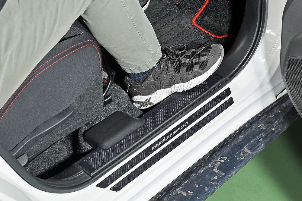 MONSTER SPORT CARBON 迎賓踏板 車門檻保護貼 SWIFT SPORT ZC33S
