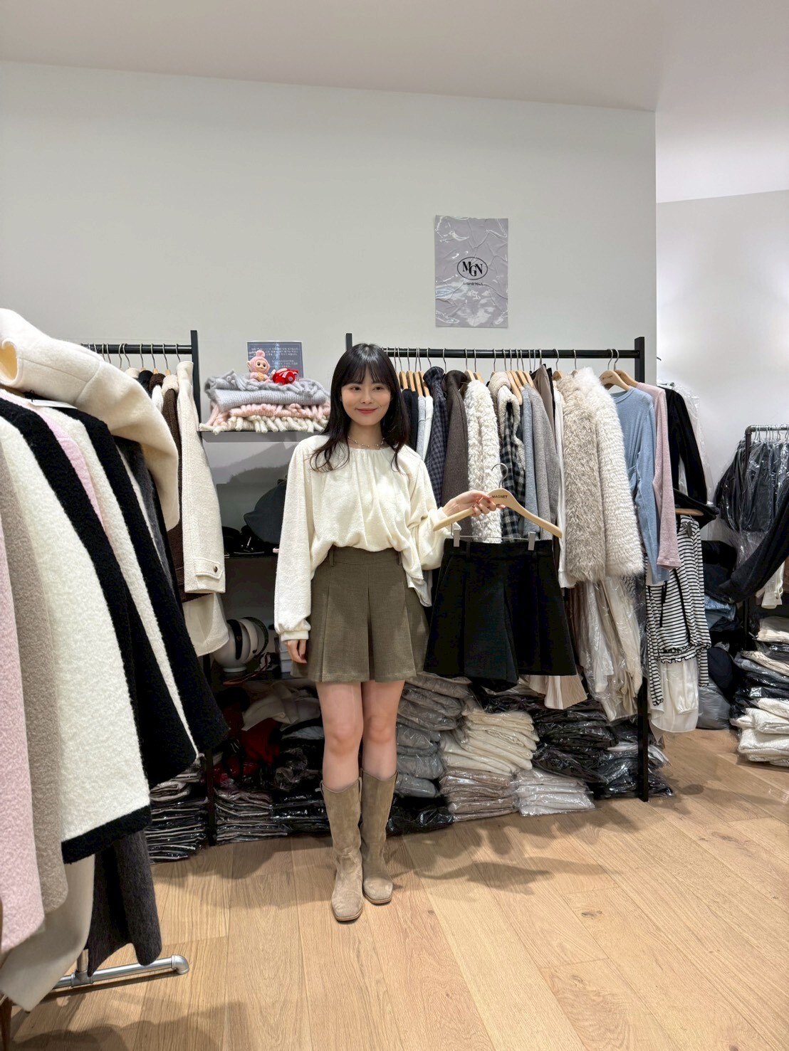 MN5215 氣質壓摺顯長腿短褲