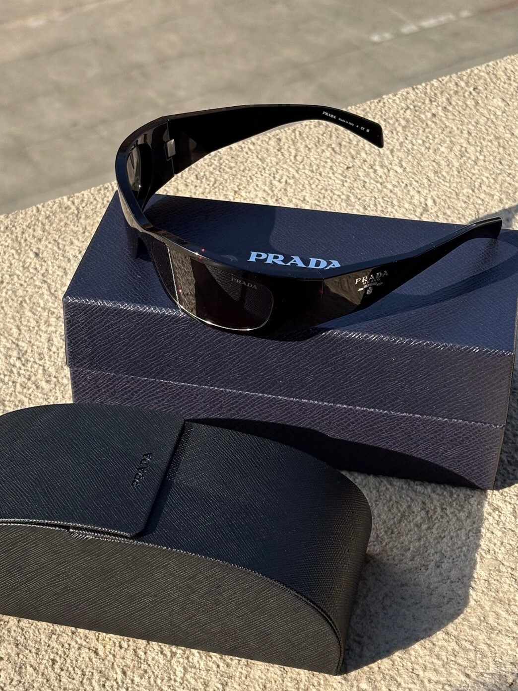 PRADA  髮箍二合一墨鏡