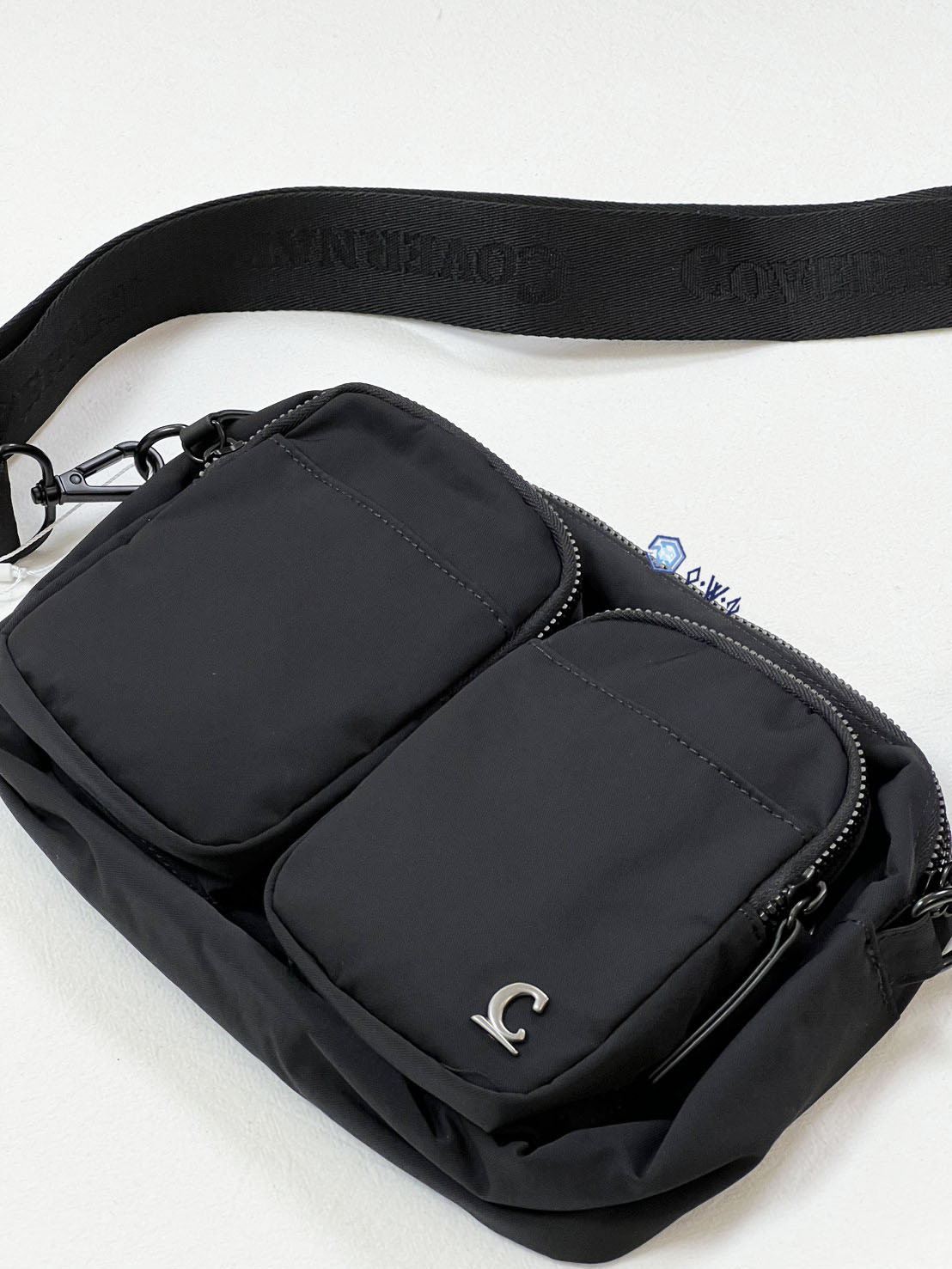 【OWN】Covernat 單肩包 側背包 小包 多夾層 不分男女 黑色