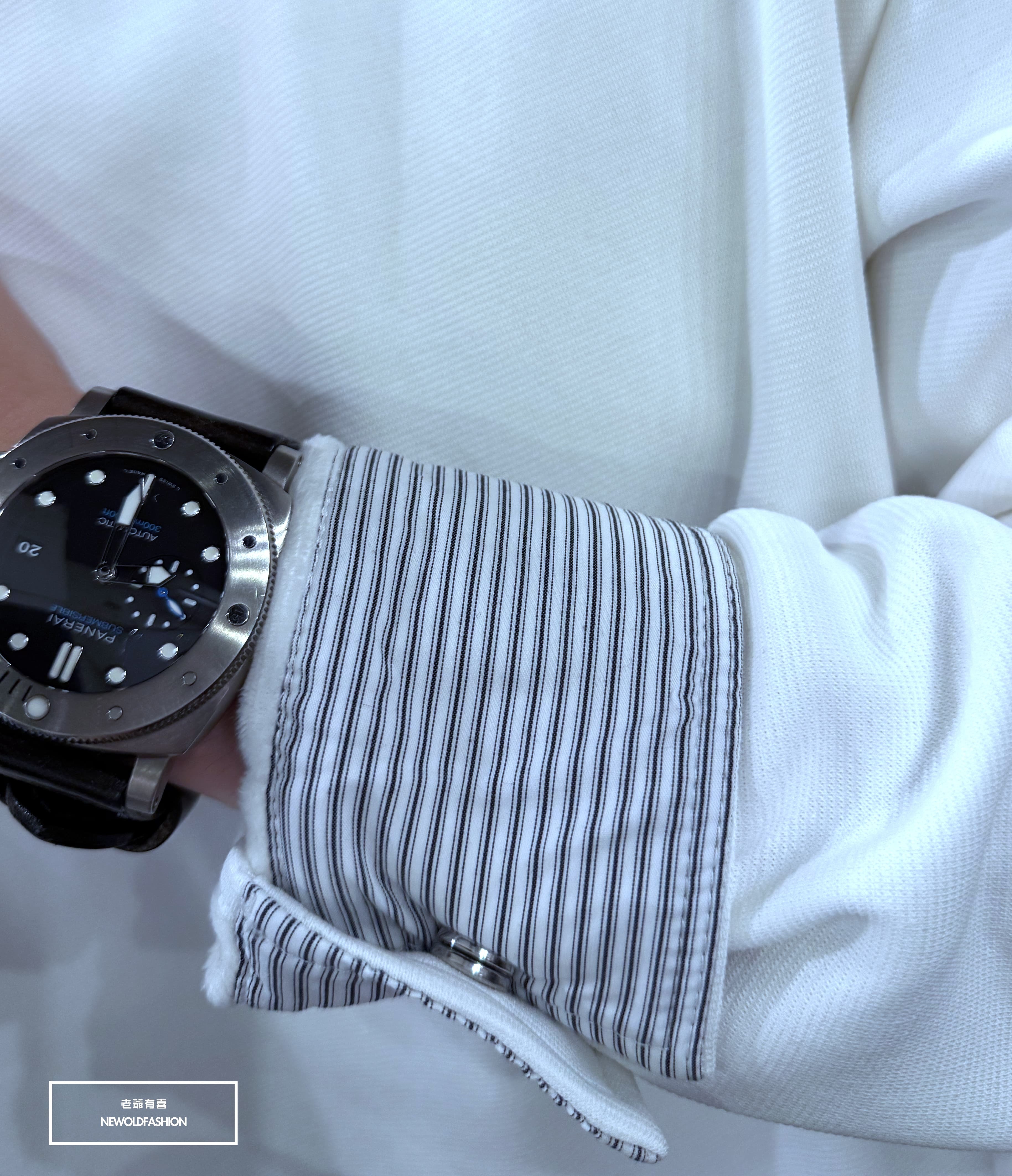 『新品上市』重磅撞色條紋拼接刷毛大學T(NOF2511Z6010)-白