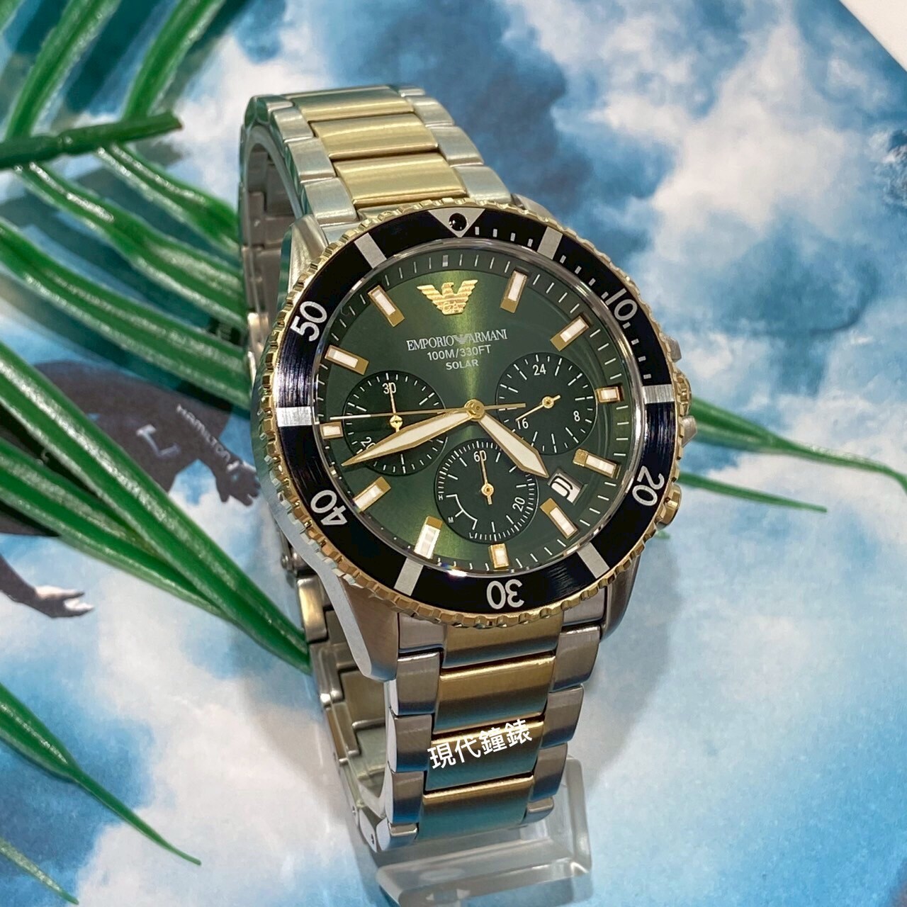 【EMPORIO ARMANI 亞曼尼】綠金三眼太陽能男錶AR11695  42mm 現代鐘錶