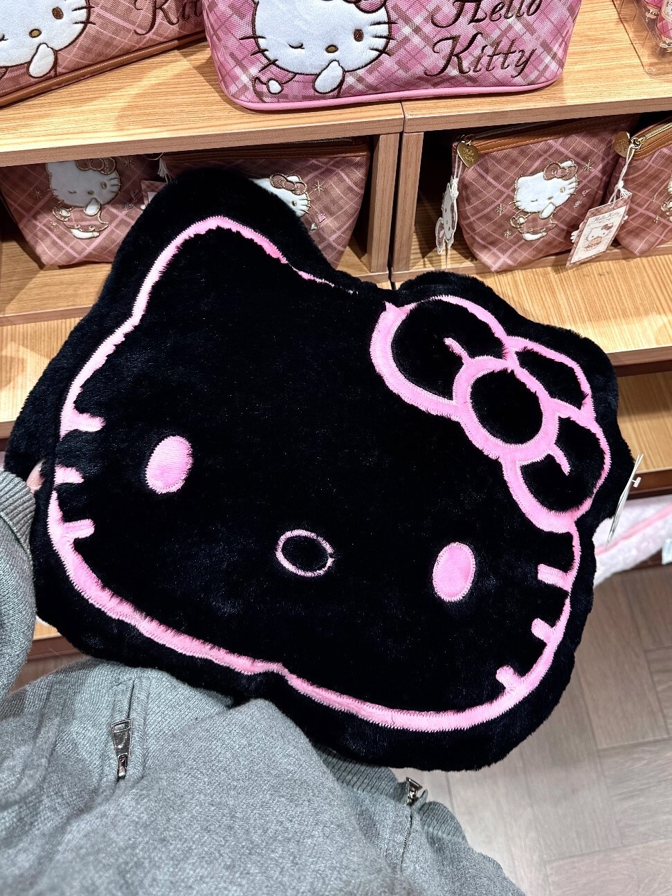 Authentic overseas HEIIO KITTY large body pillow