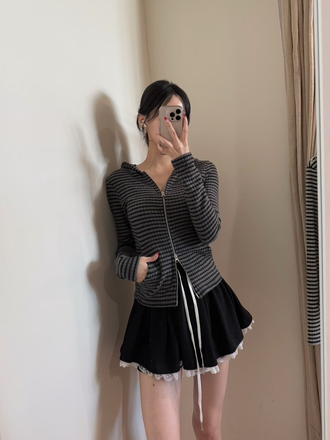 連帽橫條雙開拉鍊上衣