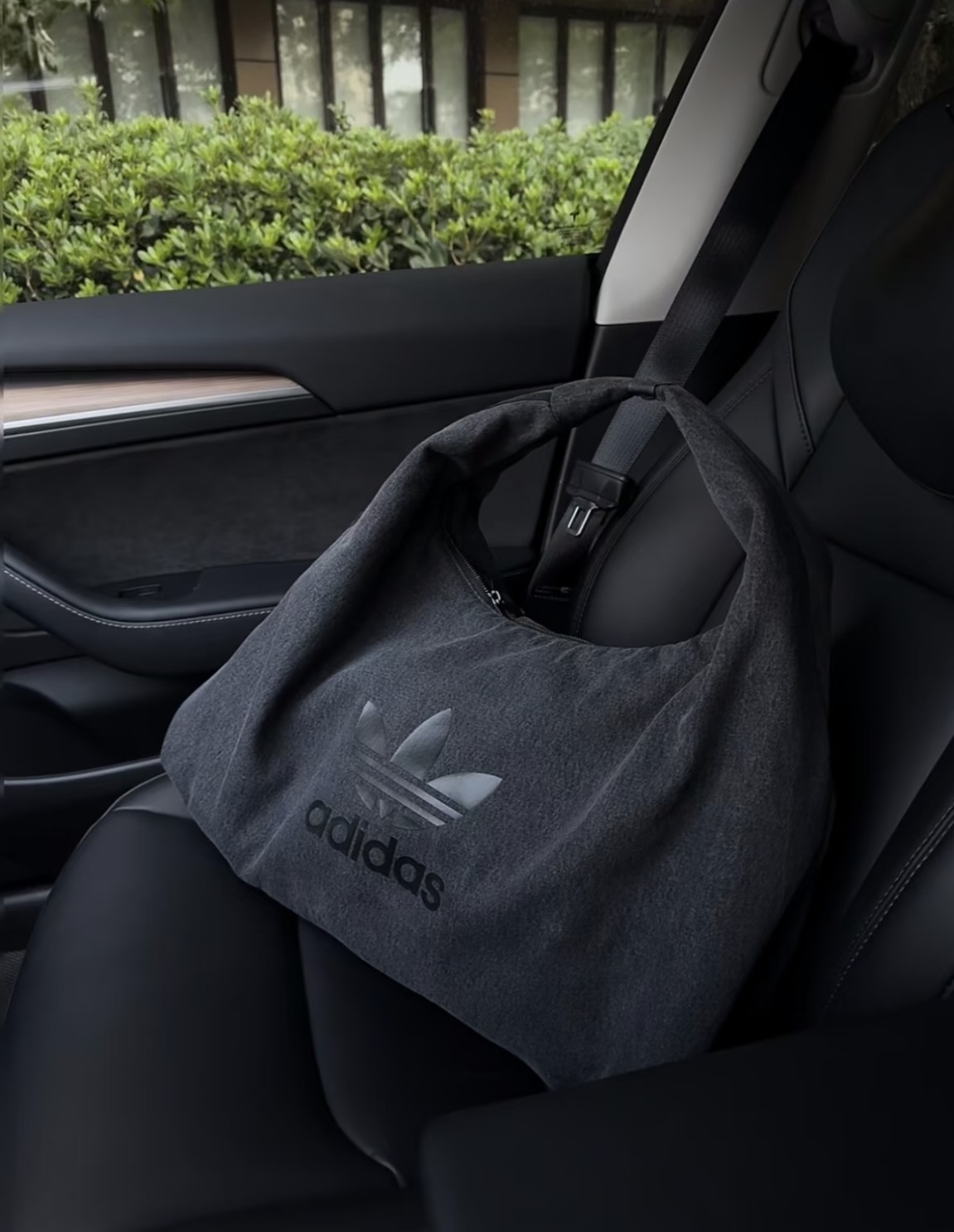 代購-<1000元左右交換禮物>Adidas Originals牛仔丹寧 單肩包 大雲朵包 附小零錢包 IX7694