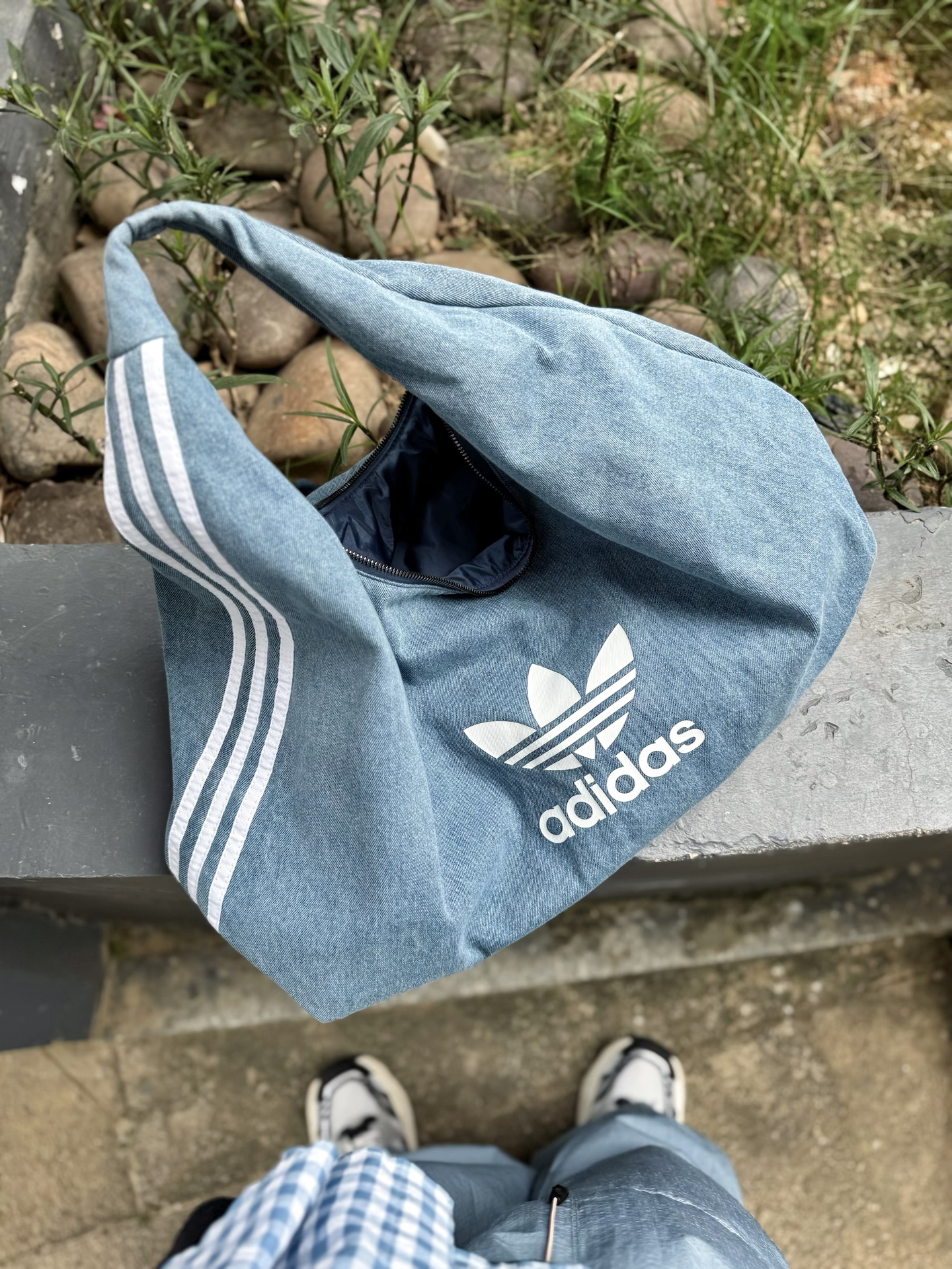 代購-<1000元左右交換禮物>Adidas Originals牛仔丹寧 單肩包 大雲朵包 附小零錢包 IX7694