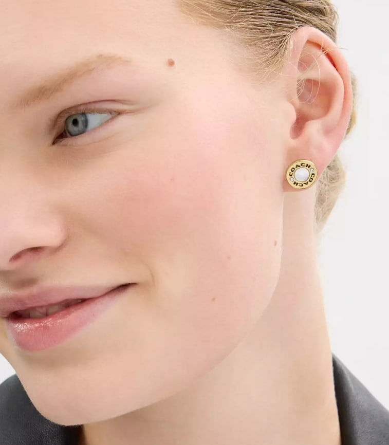 [U] COACH GOLD/WHITE CBW31 ENAMEL CIRCLE STUD EARRINGS, 889295686706 (UCO201)