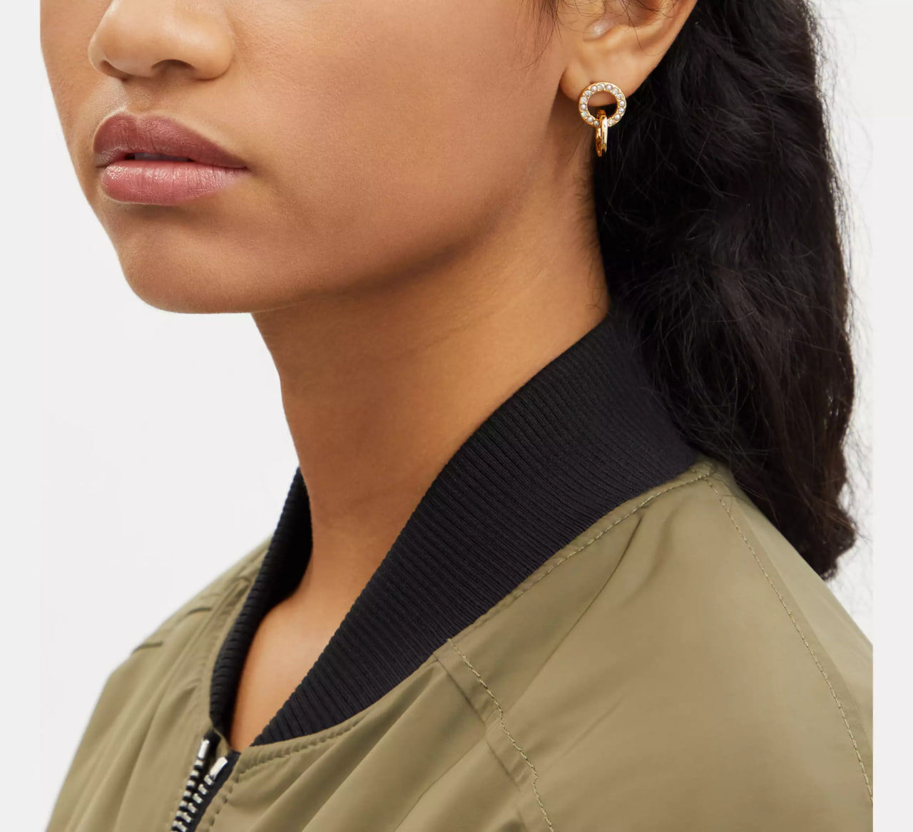 [U] COACH GOLD/PEARL CO231-VP4 INTERLOCKING OPEN CIRCLE PEARL HUGGIE EARRINGS, 889295566435 (UCO203)