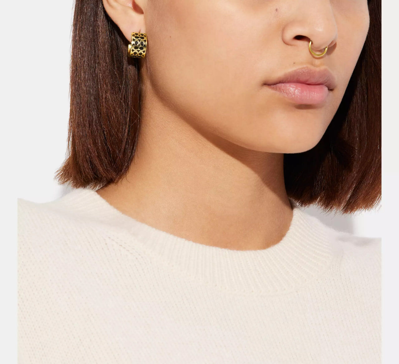 [U] COACH GOLD/BLACK C7770 SIGNATURE ENAMEL HUGGIE EARRINGS, 889295444382 (UCO207)