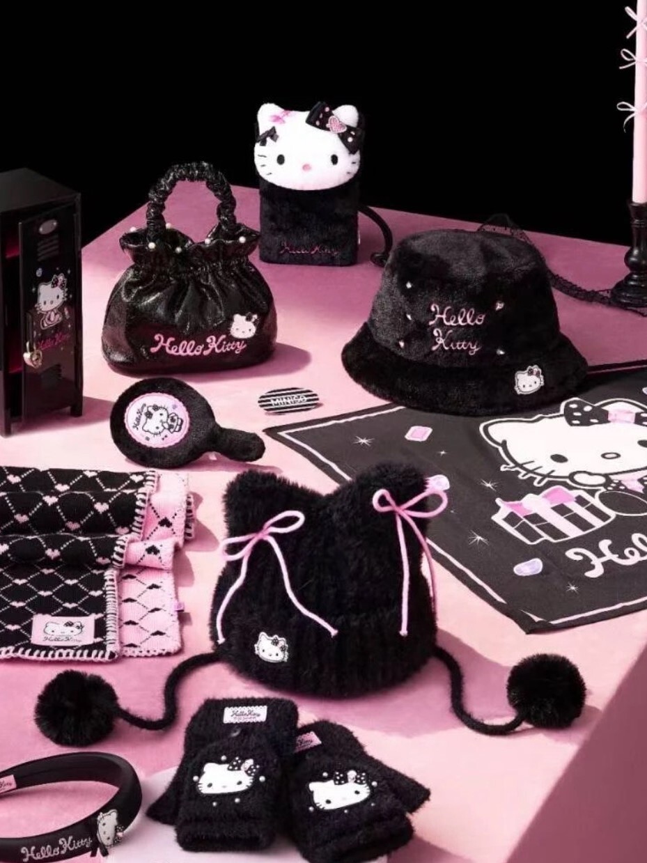 Officially licensed overseas Hello Kitty Sparkling Party
