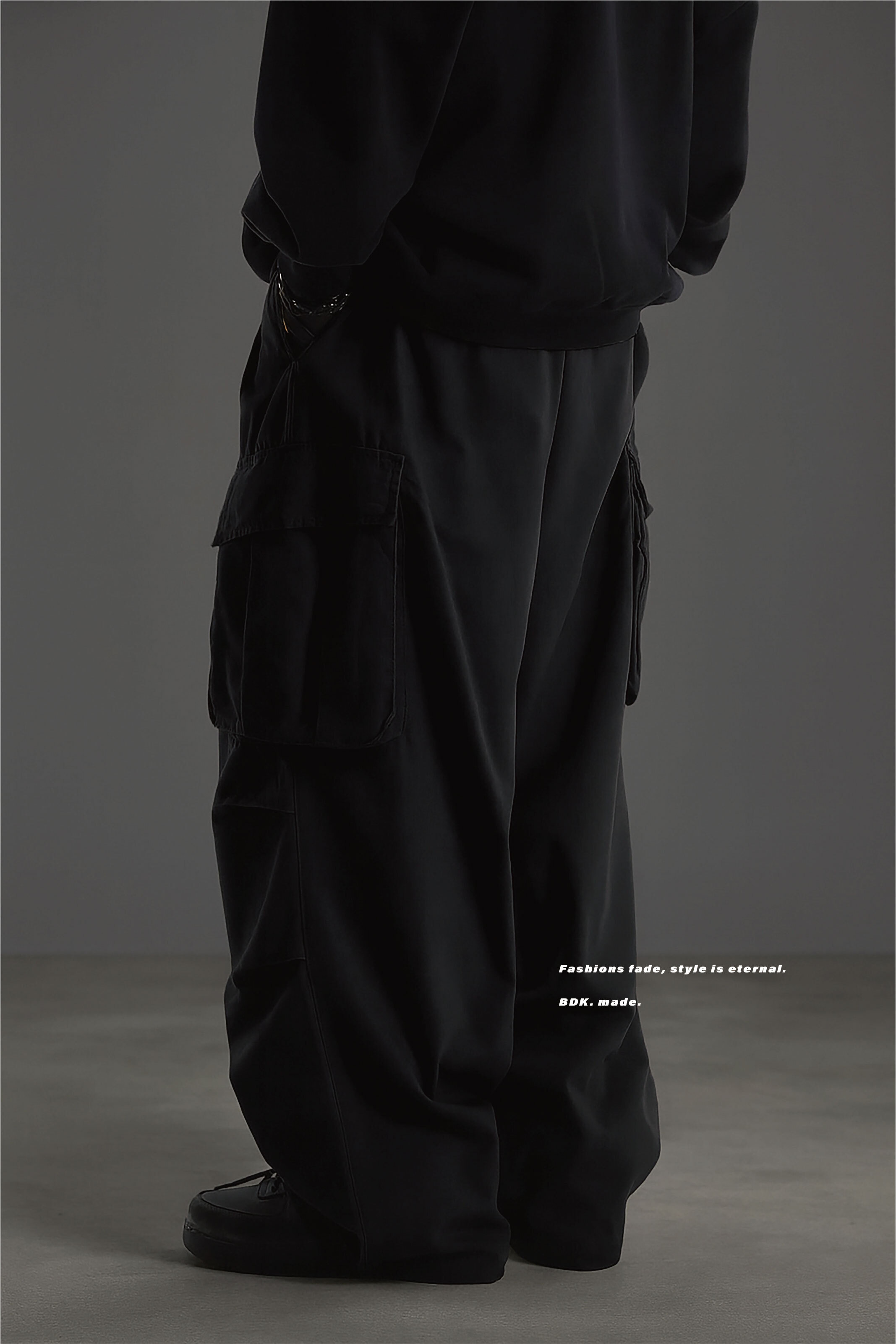 BDK.製造 - 垂墜大口袋工裝長褲 - 長褲〈BDK2520〉