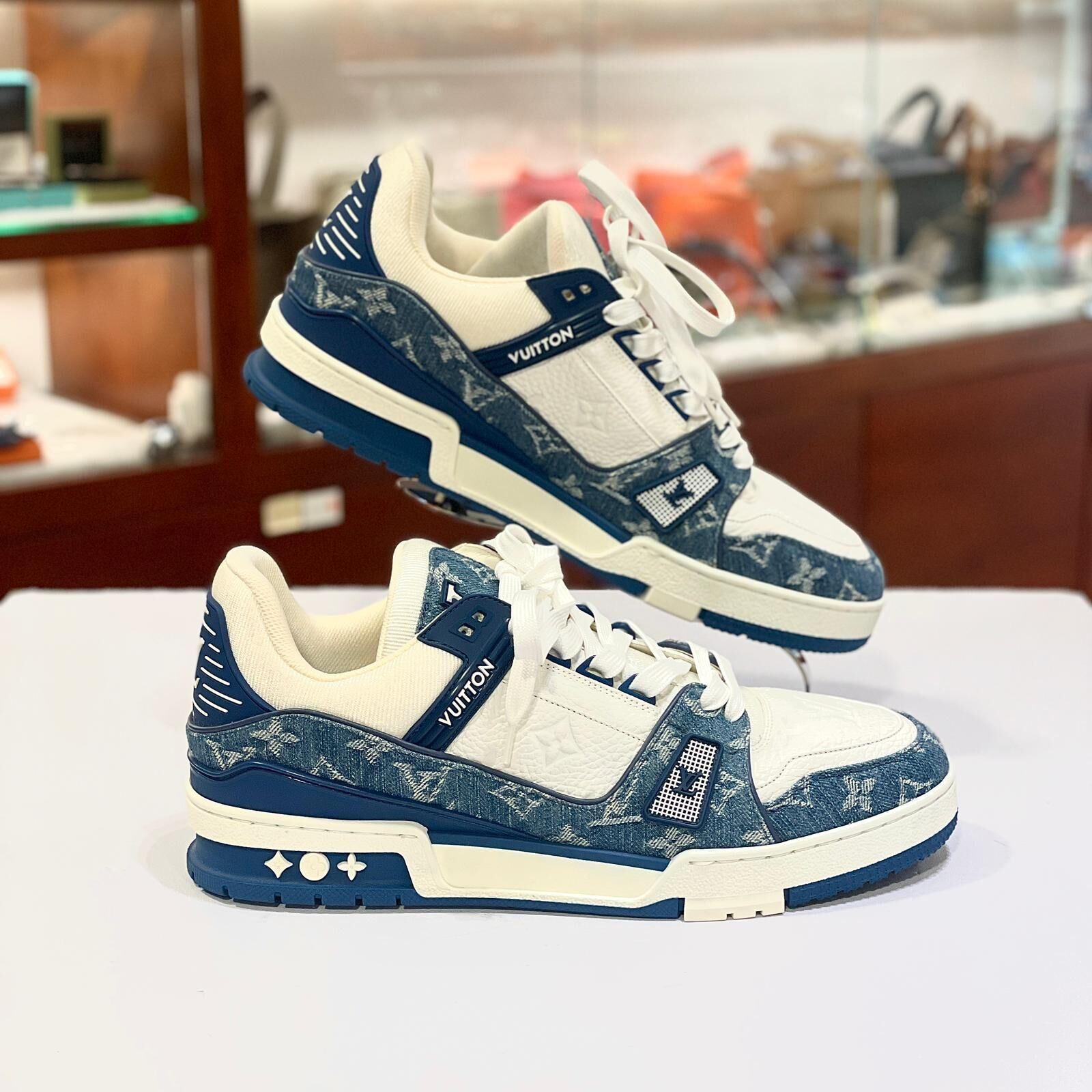 全新LV TRAINER 男士波鞋 42.5碼 1A9JGT, FD0291, 藍色牛仔MONOGRAM 壓花粒面小牛皮 #BRAND NEW #香榭站正品