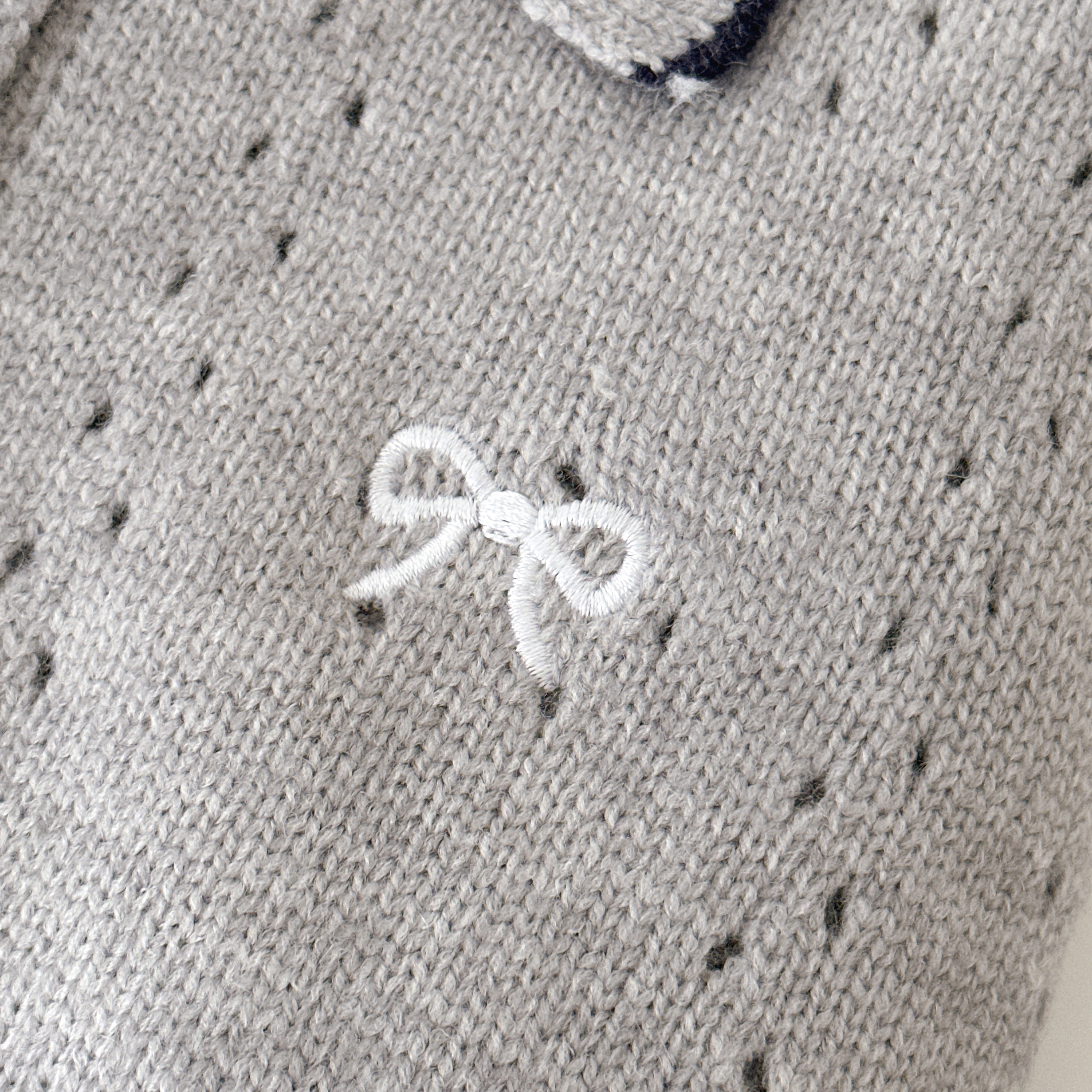 現貨🚚韓系休閒滾邊蝴蝶刺繡polo針織上衣💕共2色