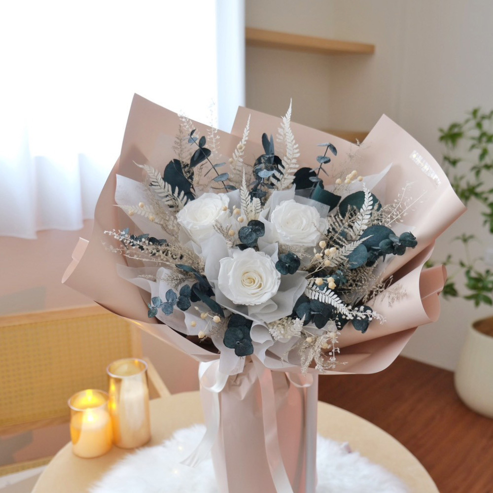 頂級厄瓜多白玫瑰永生花花束 / 3朵奶茶色包裝