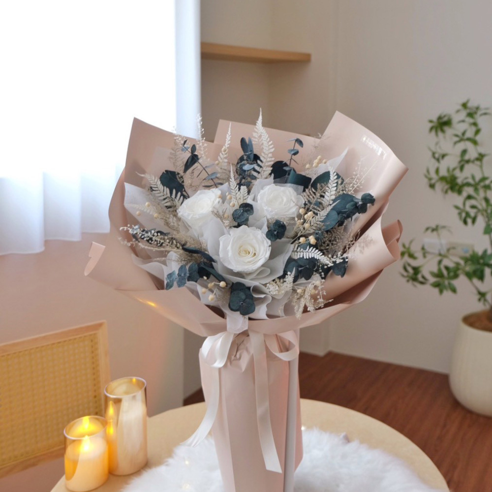 頂級厄瓜多白玫瑰永生花花束 / 3朵奶茶色包裝