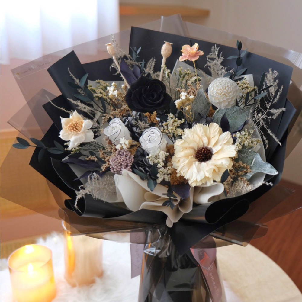 黑玫瑰永生花束