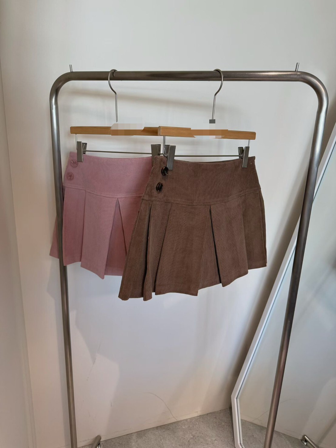 側釦絨布寬折褲裙