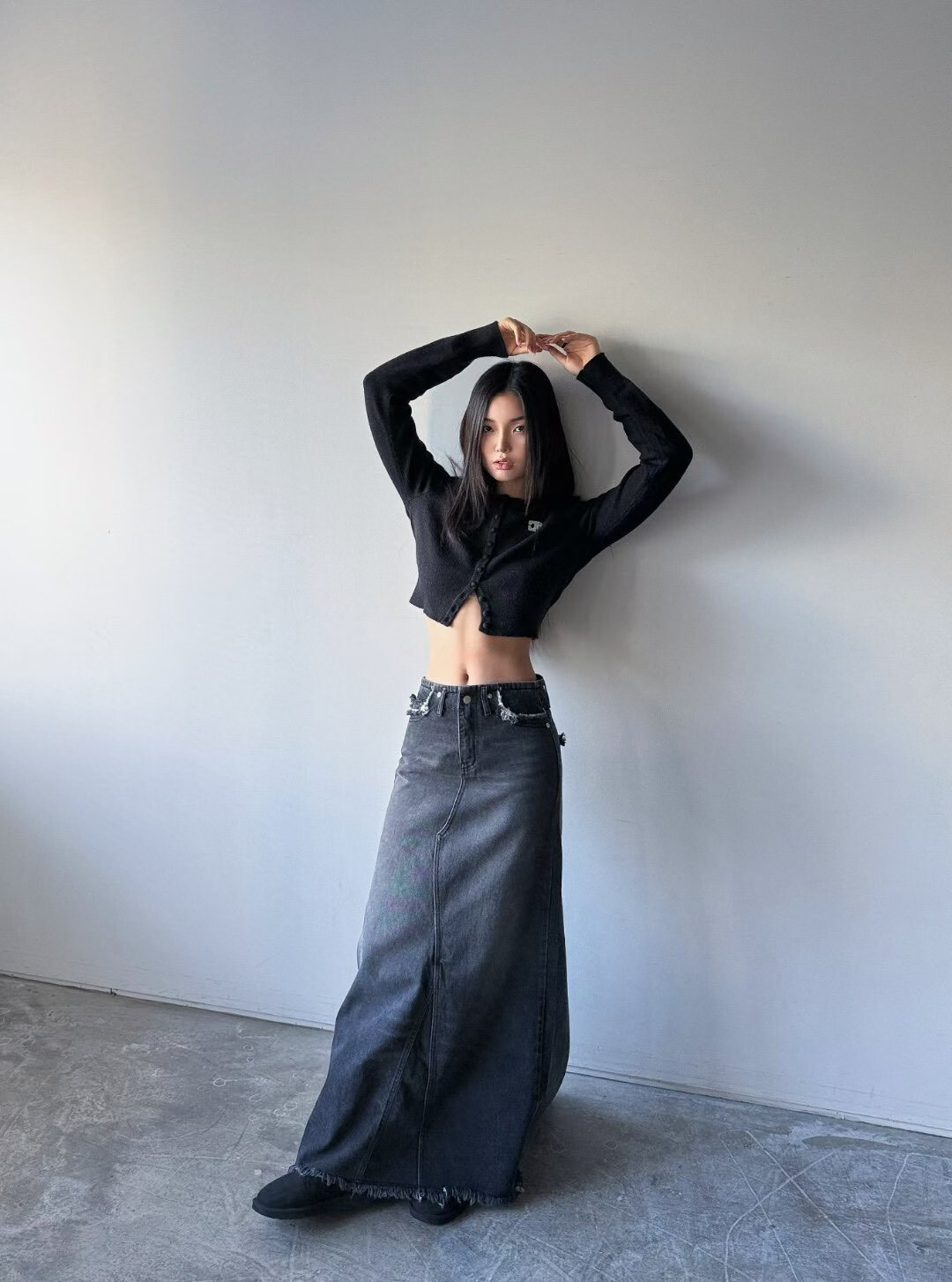 57002碳黑後開衩長裙