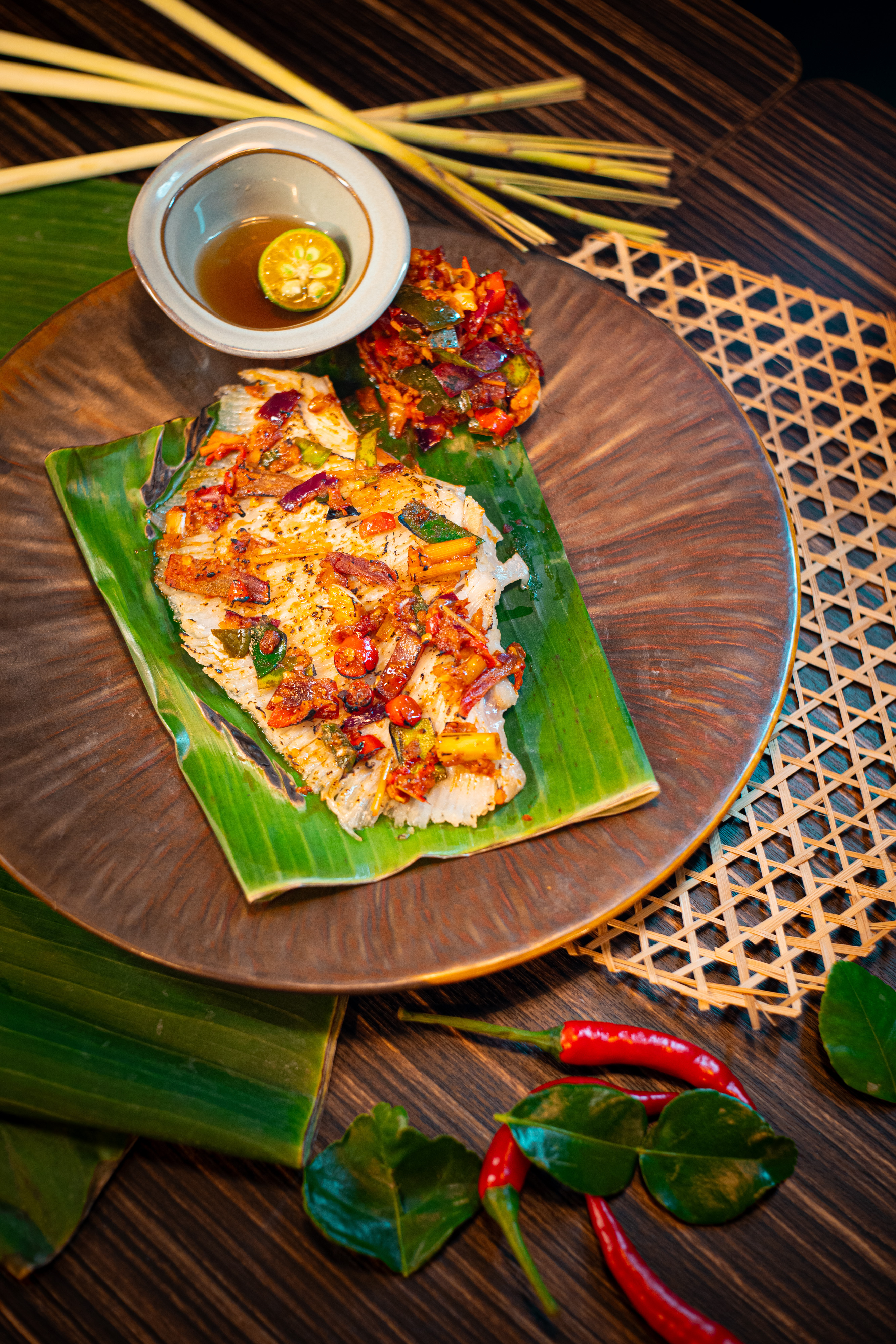 烤魔鬼魚塊配參巴辣醬