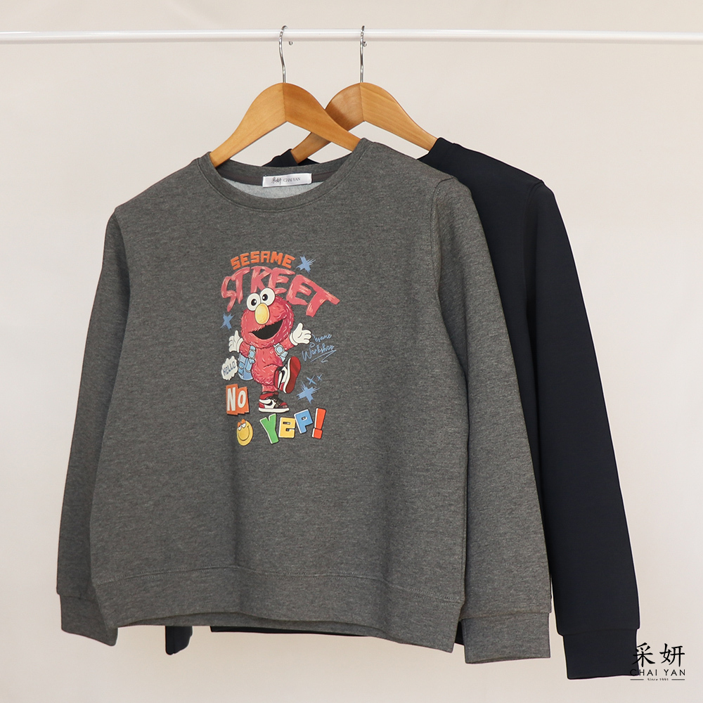 毛絨娃娃字母印花圓領長袖上衣