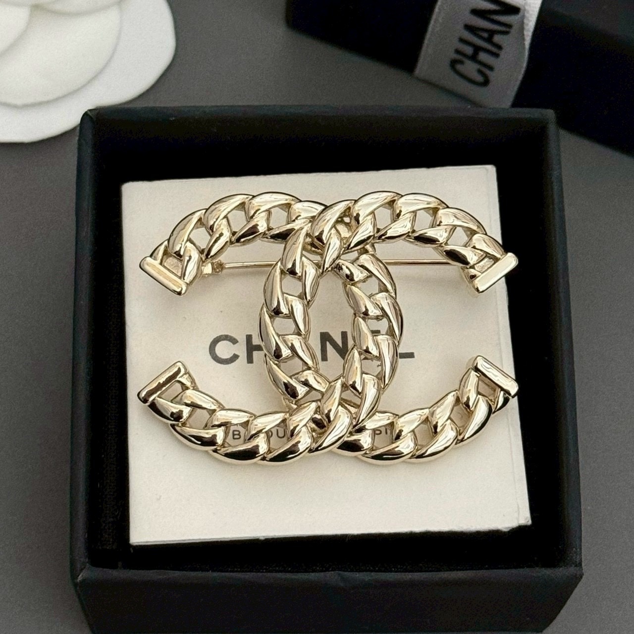 18k”雙c香奶奶淡金經典鏈條”鏤空高奢定製胸針