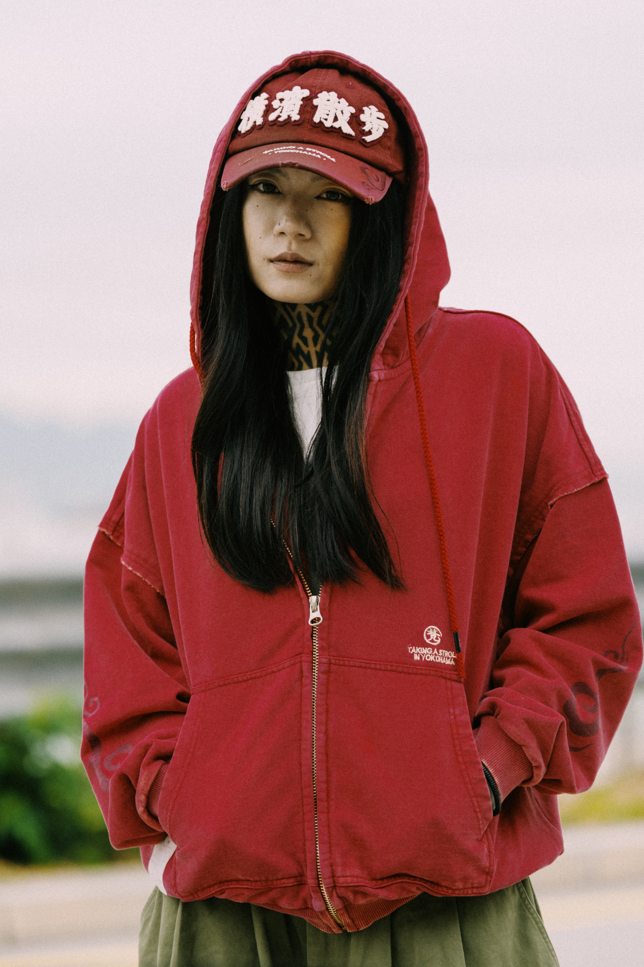 Taking a stroll in Yokohama Washed Hoodies｜Red｜Hong Kong Original Design