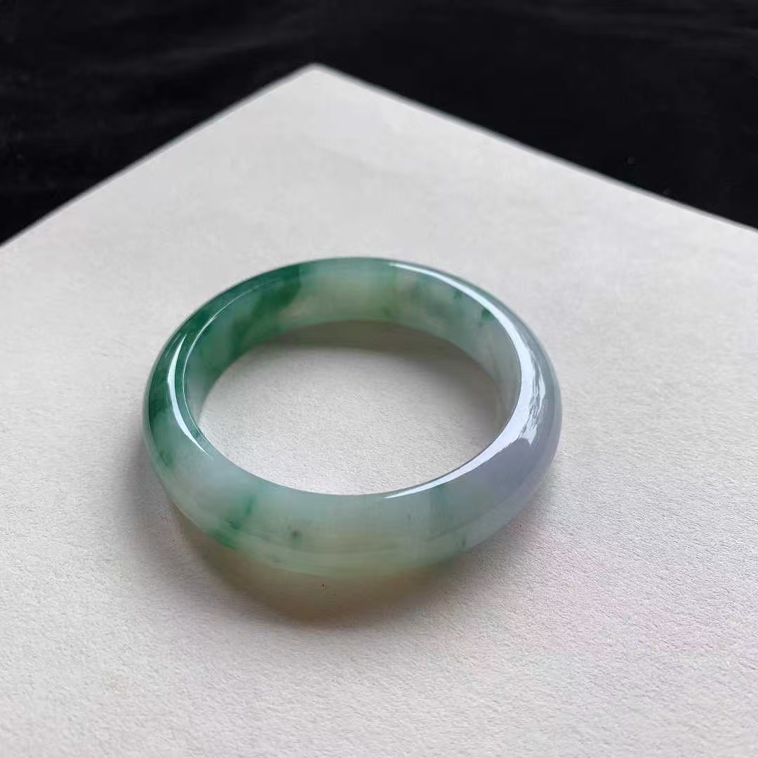 11102337 52.8mm翡翠陽綠飄花正圈手鐲 (52-54)