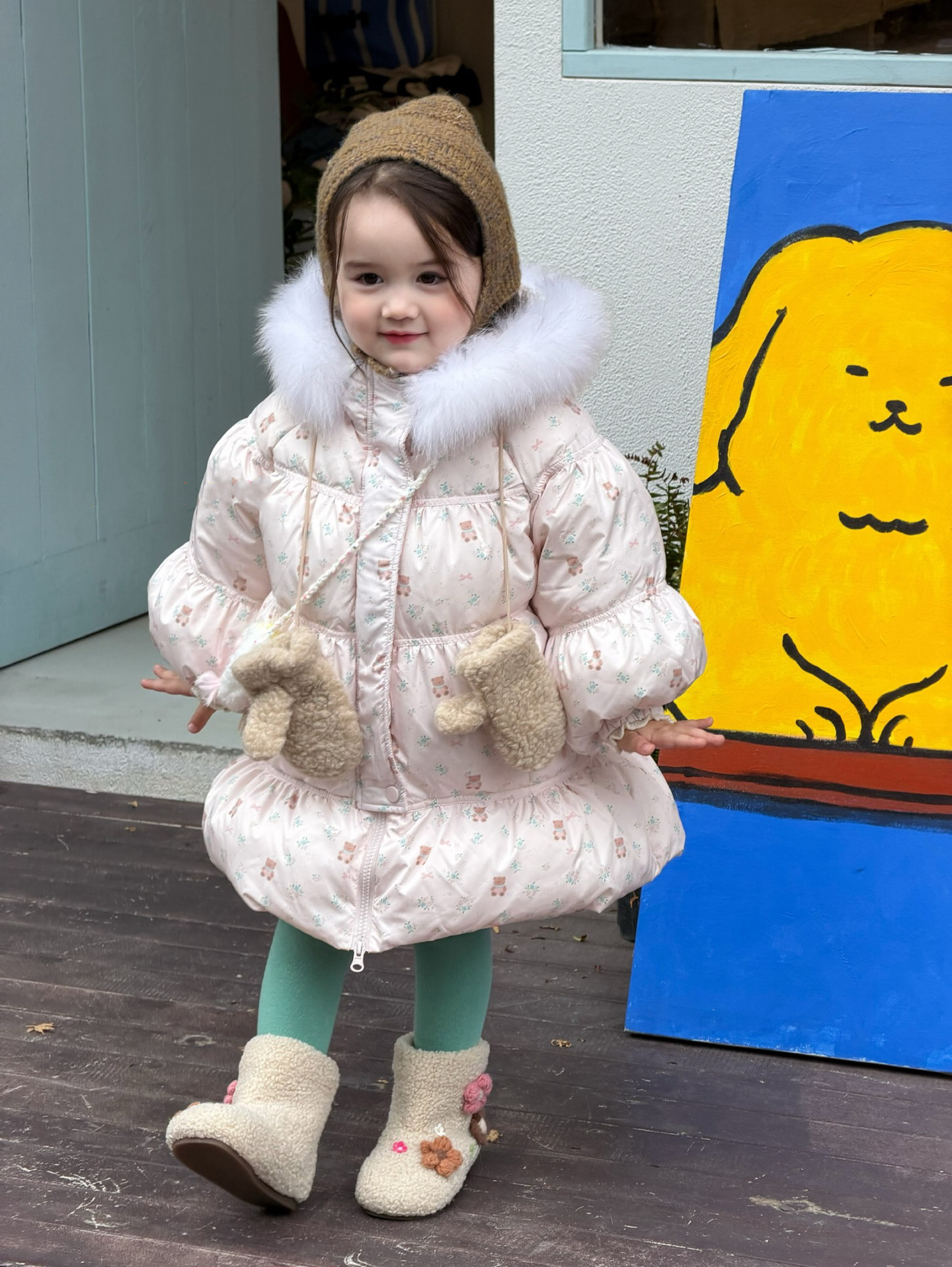 BYB11OW227PK 草莓粉精靈熊熊碎花蛋糕長羽絨