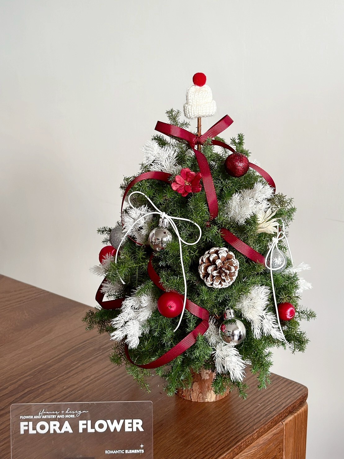 新鮮雪松 紅映聖誕樹