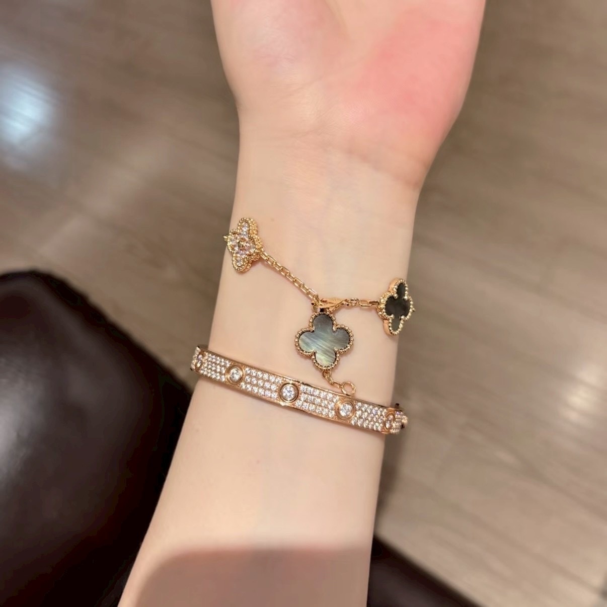 18k ct”Love水鑽滿天星鑽釘”高奢華定製寬版手鐲