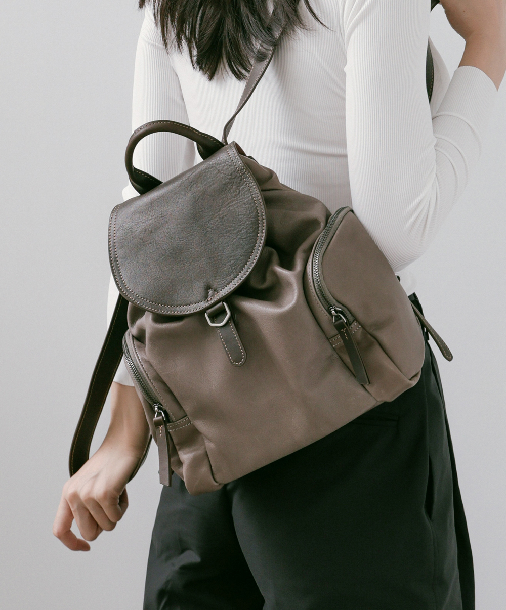 Supportingrole簡約時尚翻蓋真皮磁扣束口後背包 灰咖啡
