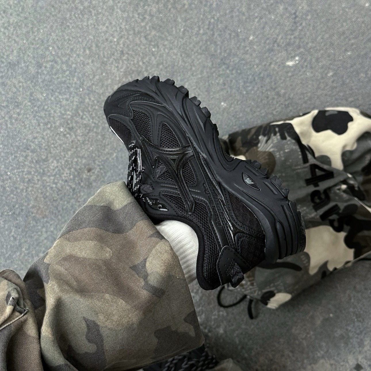 MIZUNO FIYI TL V2 全黑 戶外 運動鞋 美津濃 男女同款 D1GH251911