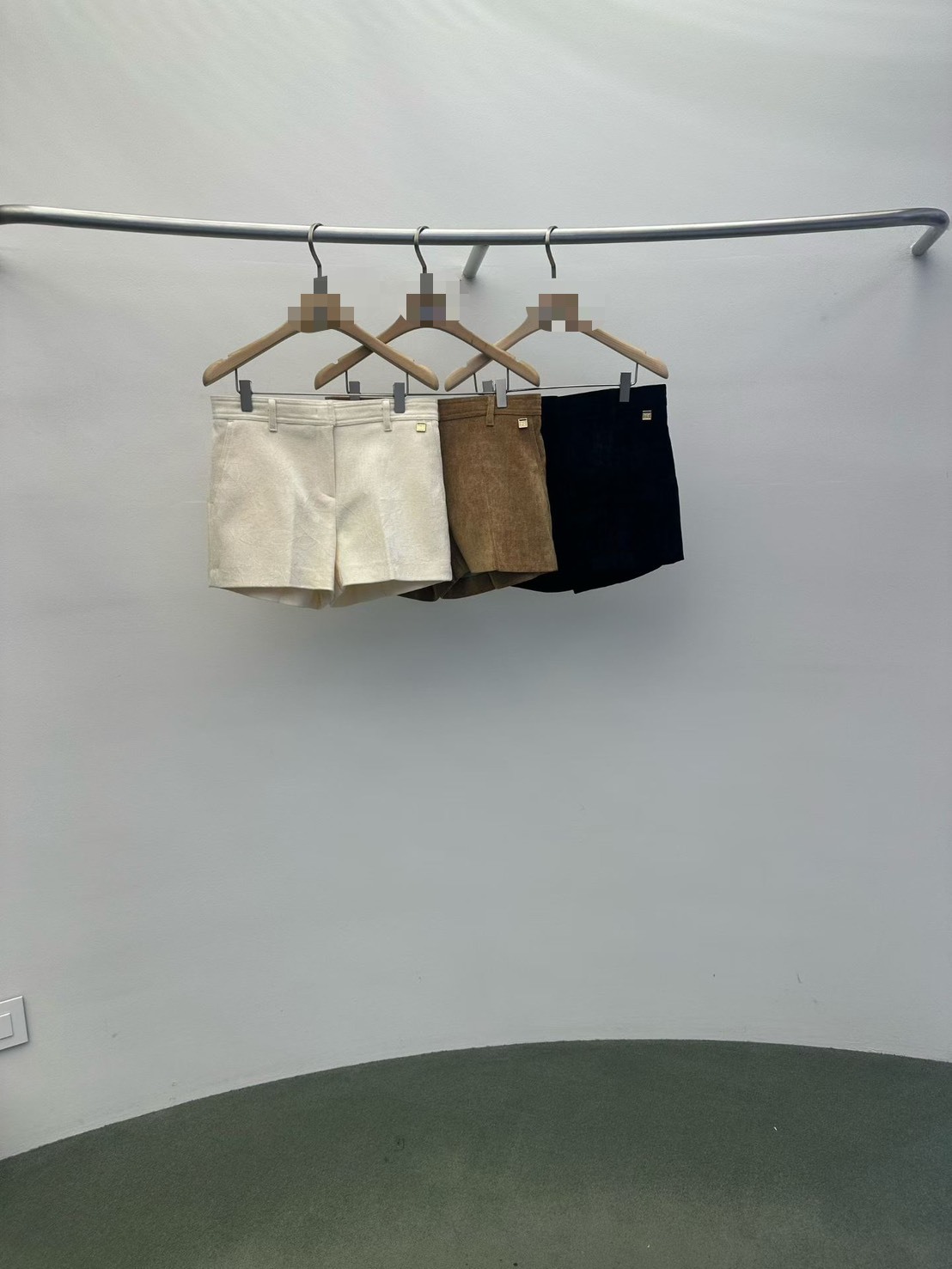 燈芯絨小金塊短褲