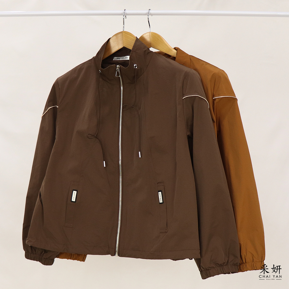 跳色滾邊字母布標拉鍊抽繩立領外套