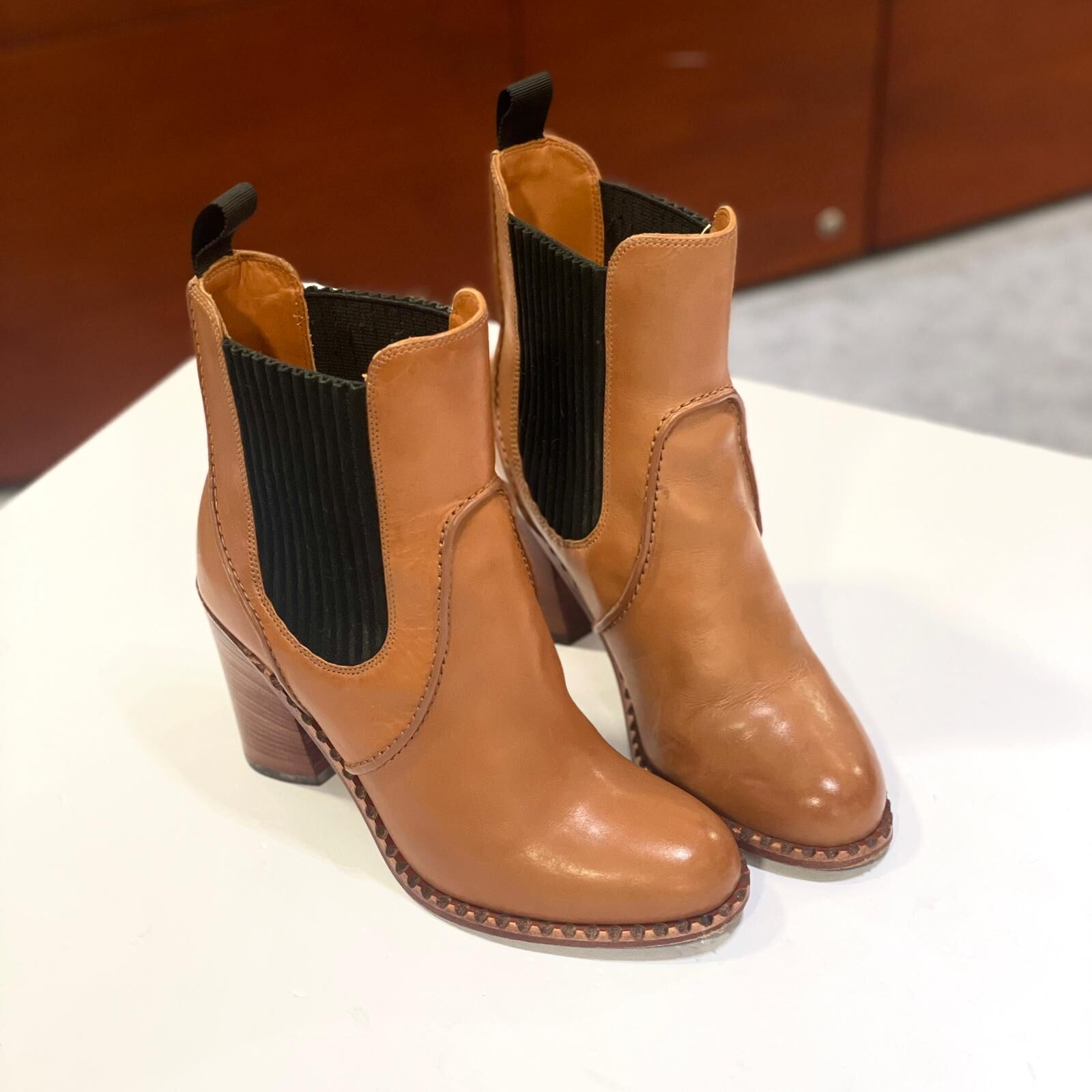只有35碼~超級筍價!!! 95%NEW二手MARC JACOBS LEATHER BOOTS, 啡色小牛皮短靴 #香榭站正品