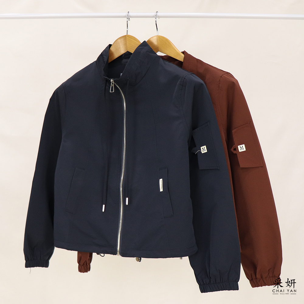 單口袋袖子布標拉鍊抽繩立領外套