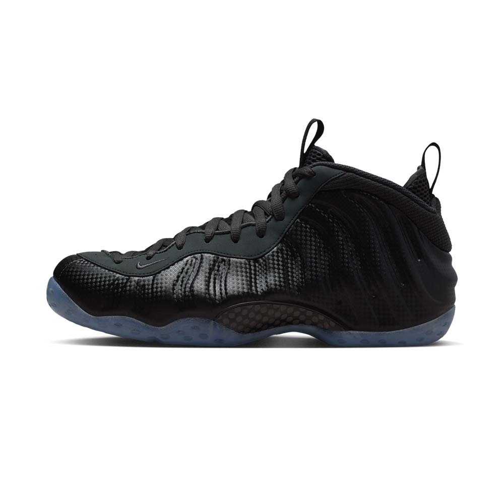 Nike Air Foamposite One 男鞋 黑色 全碳纖維紋路 氣墊 雷槍 籃球鞋 HF2902-002